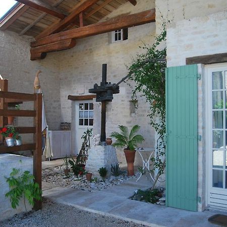 Thairé Les Jardins Saint Leonard酒店 外观 照片