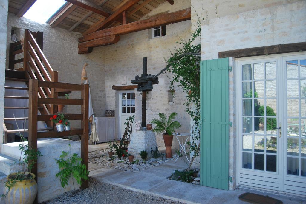 Thairé Les Jardins Saint Leonard酒店 外观 照片